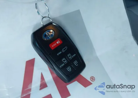 2024 Toyota Sienna Xle из США, поврежденный, VIN 5TDYRKEC6RS217506